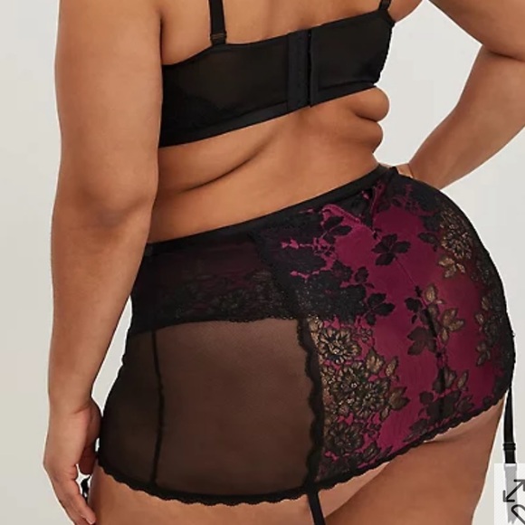 Torrid 3 piece set - Berry & Black Lace Bralette, cheeky panty & garter … - Picture 6 of 10